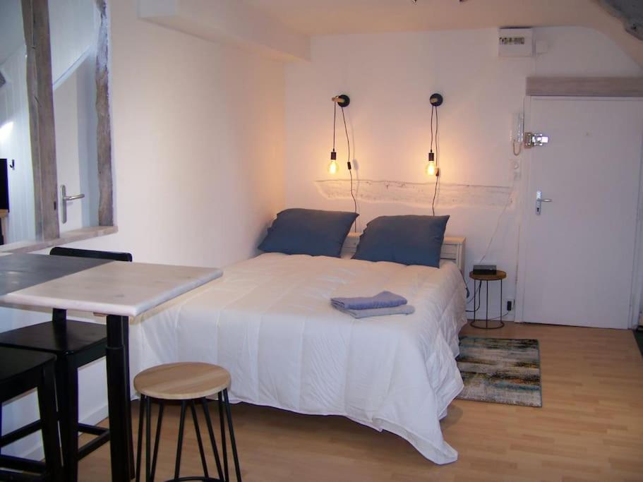 Rennes: Studio 4 Couchages, Proche Commerces, Bus. Exterior photo